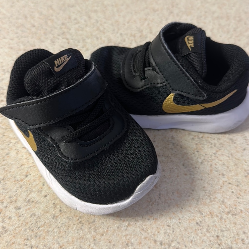 Nike shoes 👟